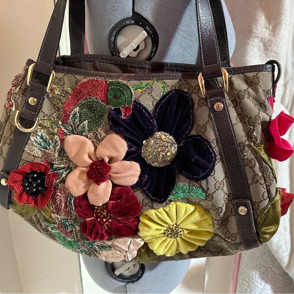 Authentic Gucci GG Canvas Floral Appliqué Tote – One of a Kind Upcycled Art Bag - Picture 14 of 16